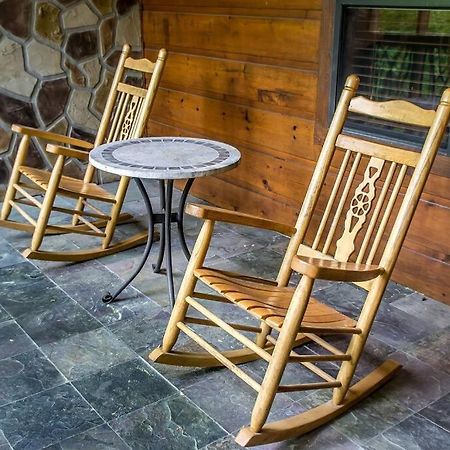 فيلا Holly Tree Hideaway - Semi Secluded Mtn Setting سيفيرفيل المظهر الخارجي الصورة