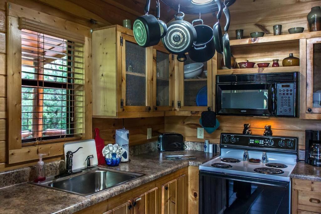 فيلا Holly Tree Hideaway - Semi Secluded Mtn Setting سيفيرفيل المظهر الخارجي الصورة
